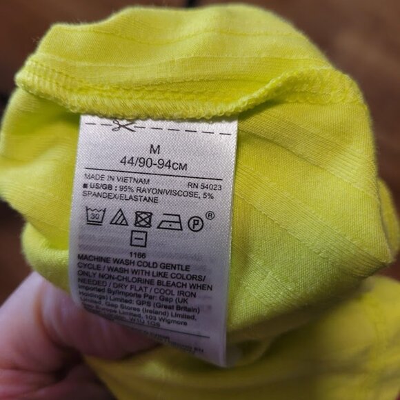 Banana Republic Neon Ribbed Pocket Tee – Size M - Picture 2 of 6